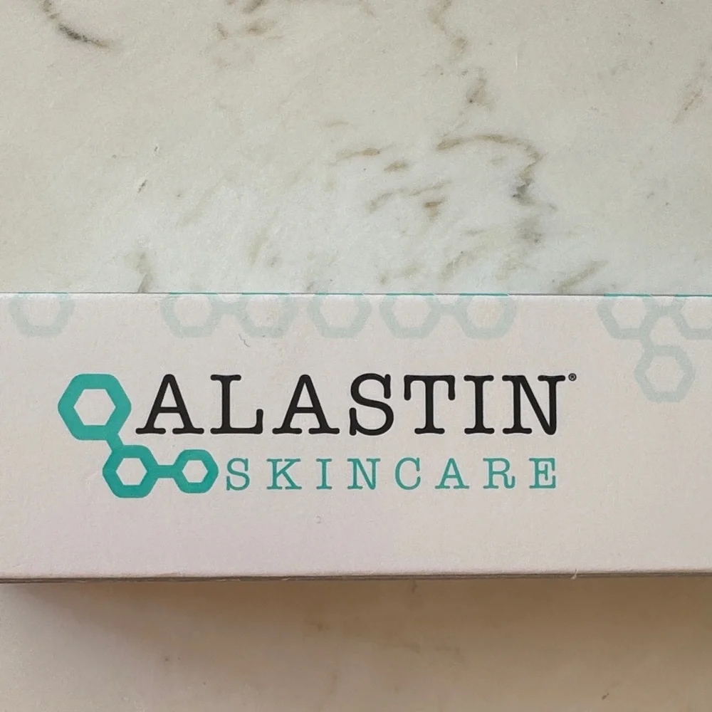 Alastin Skincare Restorative Skin Complex - White